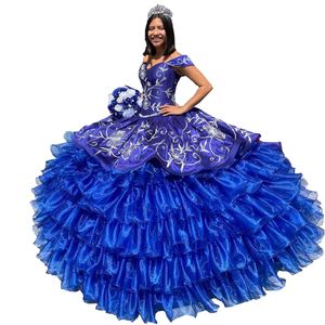2022 Vintage bestickte mexikanische Quinceanera-Kleider für Frauen Ballkleider Rüschen Organza Charro Sweet 15 Kleid Prom Party