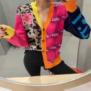 Han Guodong Dörrsamlingar Couture Fashion Leopard Splicing Flower Color V-Neck Strikkad Cardigan 211018