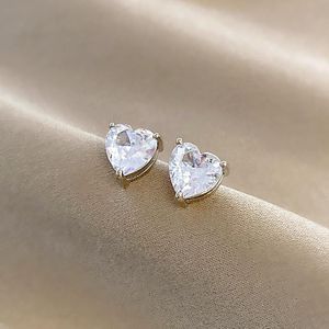 Stud Fashion Squisiti orecchini a forma di cuore con zirconi bianchi per donna Regali di gioielli di lusso coreani dolci carini