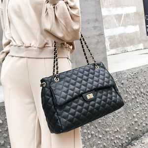 Borse a tracolla Borsa a tracolla di grande capacità per donna 2021 Trend Simple PU Leathe Female Design Fashion Luxury Handbag