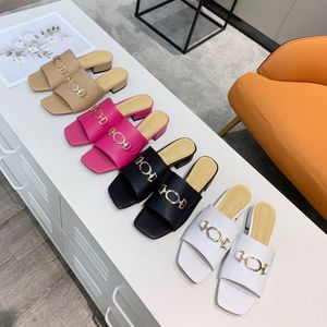 2021 Designer Square Toe Slippers Luxury Metal Sandals Summer Open-toe Non-slip Lambskin Shoes All-match Flip Flop Stylist Shoe Heel 3CM With Box