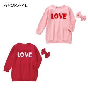 2021 0-6Y Casual Toddler Girls Dress Sweatshirt LOVE Letter Print Long Sleeve O Neck Red/Pink Loose Dress+Headband Spring Fall Q0716