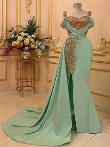 Plus Size Arabo Aso Ebi Pizzo Perline Abiti da ballo a sirena verde menta Spaghetti Raso da sera Festa formale Secondo ricevimento Abiti da damigella d'onore Abito