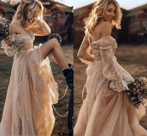 소박한 컨트리 카우걸 웨딩 드레스 2022 샴페인 레이스 농장 보헤메인 v 목 긴 소매 라인 히피 신부 드레스 섹시한 Vestidos de Novia Plus 크기 CG001