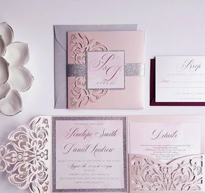 2021 Luxus dreifach gefaltete erröten rosa individuelle lasergeschnittene handgefertigte Hochzeitseinladungskarten Umschläge aus China RSVP-Druck