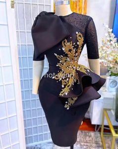 2022 Black Sheath Formalne suknie wieczorowe ze złotymi koronkowymi aplikacjami Sheer Neck Zroszony Rękawy Kolano Długość Prom Party Suknie Robe de Soirée Femme EE