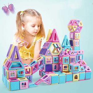 30-99pcs Baby Girls Boys Castle Pure Magnetic Piece Building Block Set Barn DIY Montering Educational Leksaker Plast Q0723