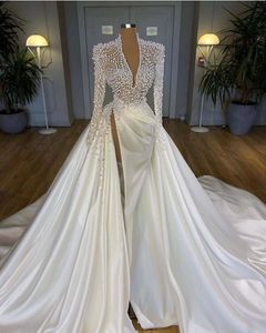 Vintage 2021 Plus Size Pearls Mermaid Wedding Dresses Brudklänningar med löstagbart tåg V -hals långärmad hög sida split mantel d330o