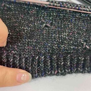 1 pc Nova Chegada 500g Colorido Prata De Prata De Seda Mohair Mohair Fio Metalizado Crochet Fio Tubular para Confecção de Confecção de Costura Tópico X5283 Y211129