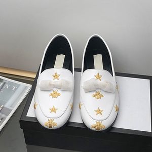 Frauen Müßiggänger Marke Designer 2021 Neue Herbst Flache Beiläufige Wanderschuhe Weiche Leder Licht Damen Einzigen Schuhe Luxus Elegante