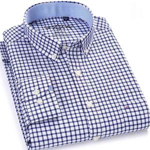 Herrpläterad Oxford Button-Down Shirt Single Patch Pocket Casual Tjock Kontrast Standard-Fit Långärmad Gingham T Shirts 210721