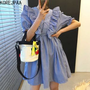 Korjpaa Kvinnor Klänning Sommar Koreansk Chic Western Style Retro V-Neck Ruffled Stitching Lace-up Striped Flared Sleeve Vestidos 210526