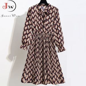 2021 Kadın Rahat Sonbahar Kış Elbise Uzun Kollu Yay Yaka Lady Kore Tarzı Vintage Çiçek Baskılı Şifon Gömlek Uzun Elbiseler 210316