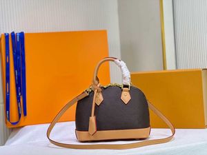 Ny säsong produkter mode rabatt kors kroppsväska axelväskor vintage charm hög kvalitet bärbar lyxig lyx handväska