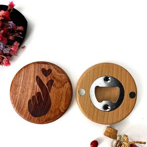 Apribottiglie di forma rotonda in legno di moda Sottobicchiere Magnete per frigorifero Decorazione Apribottiglie per birra Logo con incisione gratuita