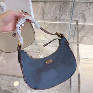 2021 mulheres bolsas de ombro designer de luxo moda versátil totes denim azul retrô retro submarino saco rua rua