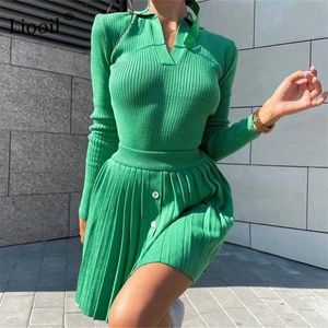 İki Parçalı Kazak Kıyafetler Set Kadın Örme Tops Ve Pileli Mini Etekler Uzun Kollu V Boyun Düğme Yukarı Streetwear Seksi Etek Setleri 211109