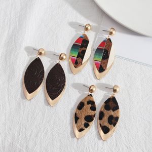 Owalne ramki liści inspirowane forniru Leopard Print PU Leather Charms Kolczyki Geometria Kobiety Biżuteria