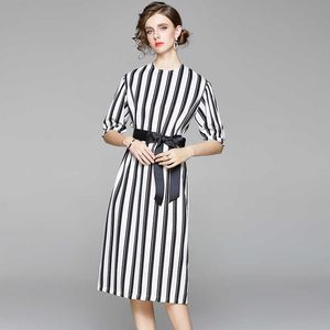 Kvinnor Sommardesigner Elegant Klassisk Svart Vit Striped Office Party Robe Kvinna Vintage Casual Pencil Dress Vestidos 210525