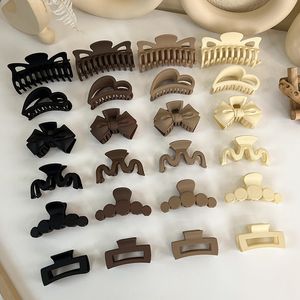 Wholesale 6 Pack Hair Clamps for Women Girls Cream Coffee Color Fashion Hairpins Bath Face Cleaning Hairs Accessories