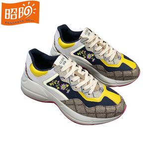 Italy 2023 spring and summer new leisure sports shoes women's lovers fashion leather lace up flat bottomed student men's shoes