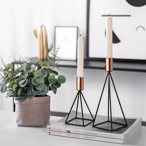 Decorazione geometrica semplice nordica Candeliere Linea di decorazione Bellezza Portacandele creativo in ferro battuto Accessori per la casa 210727