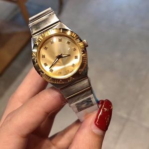 Armbandsur Luxury Gold Women Watches Top Brand Diamond 28mm Fashion 316L rostfritt stål Band Quartz Watch For Lady Womens Christmas Mother's Valentine's Day Gift