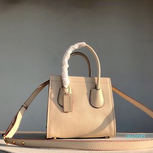 2021 Kvinnor Kedja Kvinnor Handväska Läder Luxurys Designers på Lady Crossbody 2020 Handväska Tote Solds Bags Purse Väskor Hot Shoulder