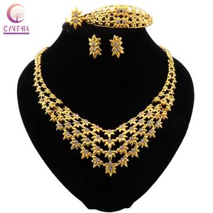 Set di gioielli da sposa eleganti di Dubai Collana di cristalli dorati per donne Bracciale da sposa africano Orecchini Anelli Set di gioielli