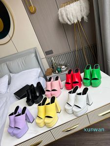 Waterproof platform super high-heeled thick-heeled women's sandals summer new slippers, wear sandals and hate the climax