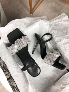 2021 Designer Mulheres Luxo Nova Sandal Couro PVC Preto Salto Alto Slingback Sandálias Verão Senhoras Moda Cristal Sapatos Com Baixa 35-40