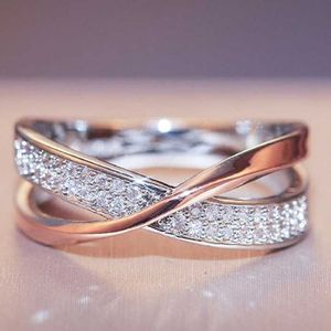 Hot Selling Elegant Cross Ring With Stones Creative Rosegold Silver Double Color Diamond Ring Womens Wed Anniversary Jewelry