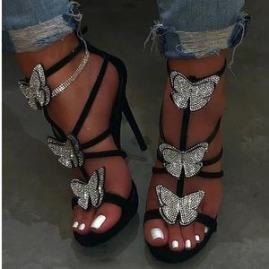여성용 신발 새로운 샌들과 모조 다이아몬드 활 하이힐 샌들 여성 중공 얇은 발 뒤꿈치 로마