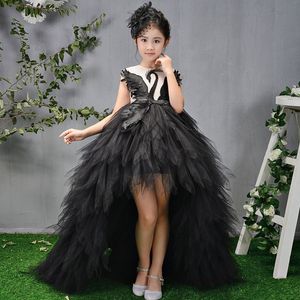 Schwan Kristall Tüll Schleppende Blumenmädchenkleider Ballkleid Kinder Pageant Kleid Geburtstagsfeier High-end-Feder Prinzessin Kleider 210303