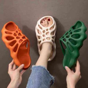 2022 Summer Spider Web Fish Toe Hole Wave Non-Slip Bottom Beac inomhus Badrum Integrerad mjuk svamp Män Flip Flops Y220307