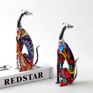 European and American creative color animal squat Doberman resin crafts home study TV cabinet decorations ornaments 211101