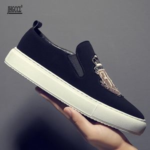 남성 신발 봄과 가을 발 골드 자수 패션 캐주얼 신발 새로운 보드 shos Zapatos Hombre 38-45 A15