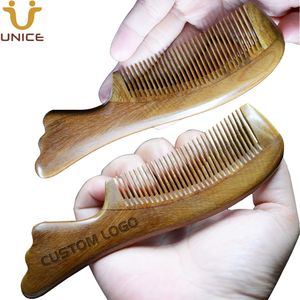 Moq 100 st Anpassad logotyp Compact Size Beard Comb Anti-static Hair Combs Handgjord Premium Natural Green Sandelträ Träborste för herrar