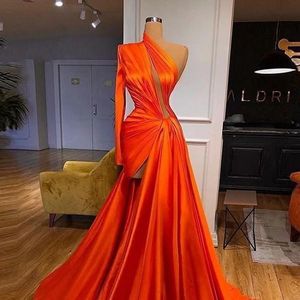 Orange veckad satin en axel aftonklänningar 2021 sexig v hals split prom klänningar formella vestidos de fiesta kändis kvinnor part250r