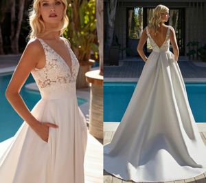 2022 Enkel Satin Lace Bröllopsklänning med fickor V Neck En linje Boho Bridal Gown Custom Made Sexy Backless Robe de Marie