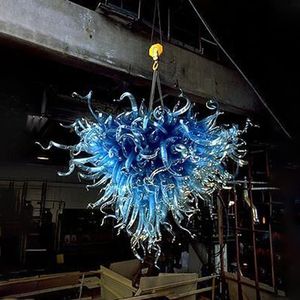 Lampada a sospensione su misura Lampadario di arte moderna blu Lampadario fatto a mano in vetro soffiato Decorazioni per camera da letto Catena di cristallo 32 x 28 pollici