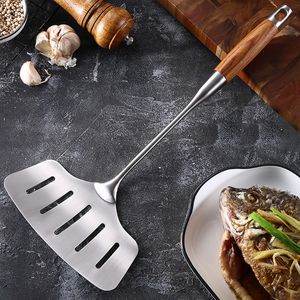 Fischspatel, Schlitzwender aus 18/8-Edelstahl mit ergonomischem langen Griff, ideal zum Wenden beim Braten und Grillen