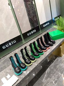 متعدد الألوان عبر حزام مارتن الأحذية الأوروبية والأمريكية نمط الكلاسيكية الأزياء والجلود المواد عالية الجودة