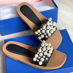 Kvinnor Goldie Slide Sandaler Skor Pearl Sandal Tofflor Squared Toe Läder Flat Slides Fashion Summer Wide Lady Flip Flops med Box 5 Färger Toppkvalitet 314