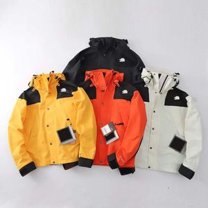 女性のためのメンズデザイナーファッションジャケット春秋のアウトドアスポーツ風力発電と防水フード付きジャケット