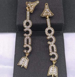 13Kleur K Vergulde Koper Kwastje Designer Brieven Stud Long Earring Crystal Geometrische Luxe Merk Dames Rhinestone Pearl Bruiloft Party Jewerlry Accessoires