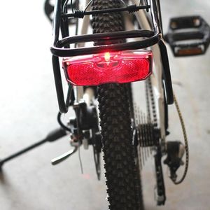 自転車ライトサイクリング自転車リアリフレクターテール荷物ラック用バッテリーなしアルミニウム合金反射テールライトアクセサリー1