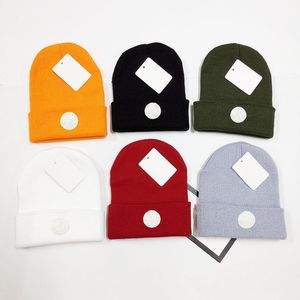 Moncl Classic Round Decal Solid Color Beanie Designer Womens Knit Hat Autumn Winter Warm Mens 100％Cotton Hats 10スタイルカップルキャップ