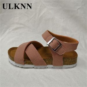 Ulknnウッドチルドレンズサンダル韓国風の男の子の用途夏新製品ベイビーガールズキッドの靴卸売210306