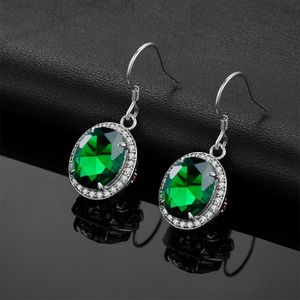Drop for Women Lovely Mode Silber Ohrring Eingelegtes Zirkongrün Emerald Exquisites Gothic Jewelry Weihnachten